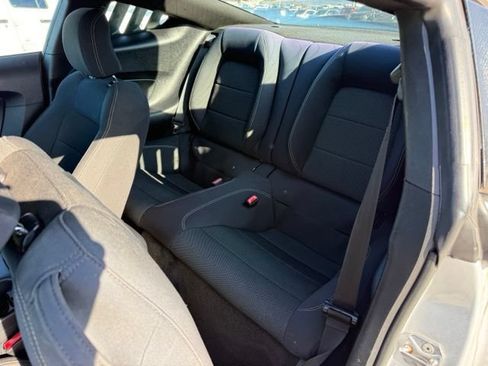 Used 2016 Ford Mustang Coupe RWD image 9