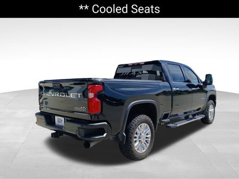Used 2021 Chevrolet Silverado 2500 High Country w/ Technology Package AWD/4WD image 5