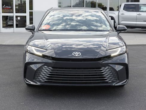 New 2026 Toyota Camry XLE AWD/4WD image 2