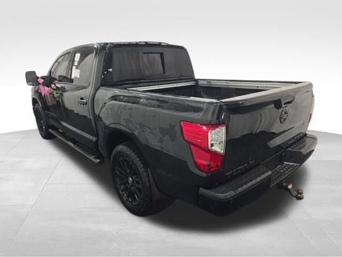 Used 2018 Nissan Titan XD image 6