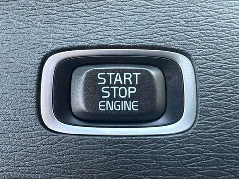 Used 2018 Volvo S60 T5 Dynamic image 31