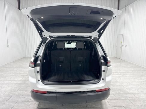 Used 2025 Jeep Grand Cherokee L Altitude RWD image 27