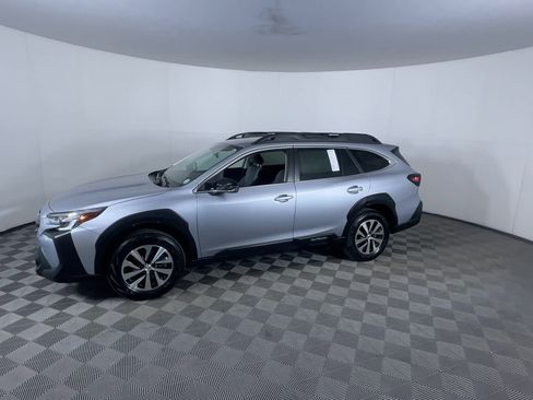 Used 2024 Subaru Outback Premium AWD/4WD image 4