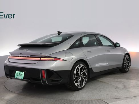 Used 2023 Hyundai Ioniq 6 Limited image 12