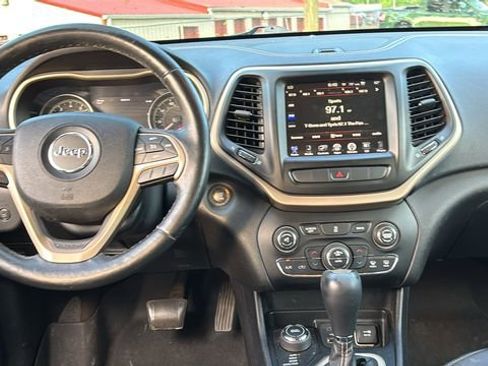 Used 2014 Jeep Cherokee Limited w/ Luxury Group AWD/4WD image 7