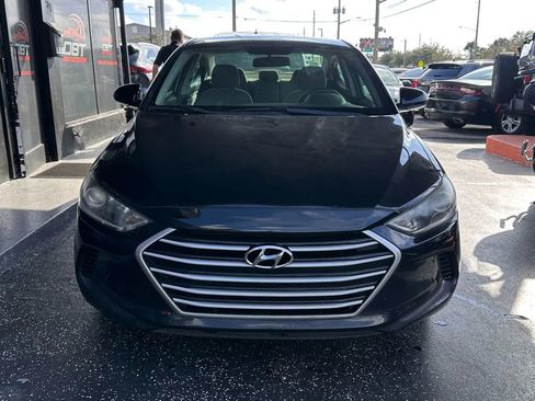 Used 2017 Hyundai Elantra SE image 5