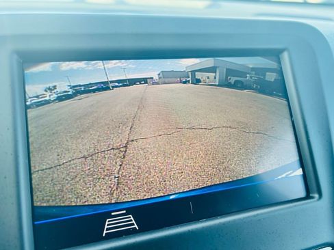 Used 2020 Chevrolet Equinox LT w/ Driver Convenience Package image 24