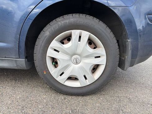 Used 2012 Nissan Versa 1.8 S w/ Plus Pkg image 4