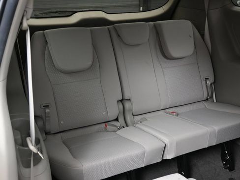 Used 2018 Kia Sedona L FWD image 30