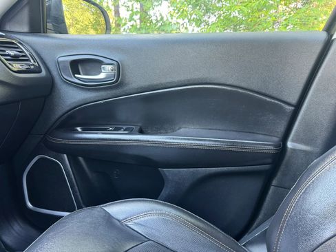 Used 2020 Jeep Compass Limited image 10