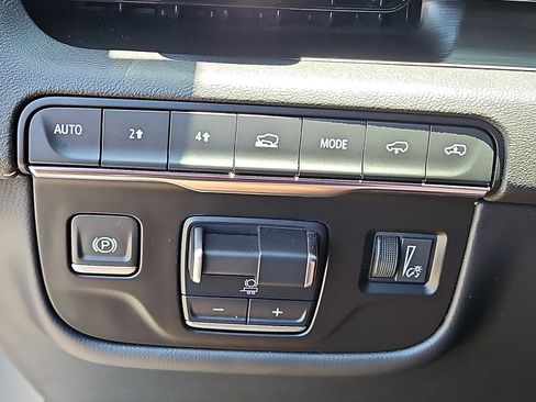 Certified 2023 Cadillac Escalade Sport w/ LPO, ONYX Package AWD/4WD image 16