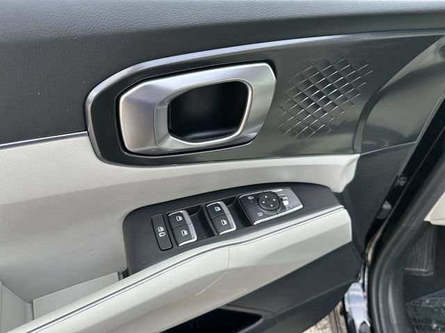 Used 2025 Kia Sorento EX FWD image 16