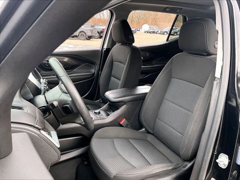 Used 2023 GMC Terrain SLE w/ Driver Convenience Package image 10