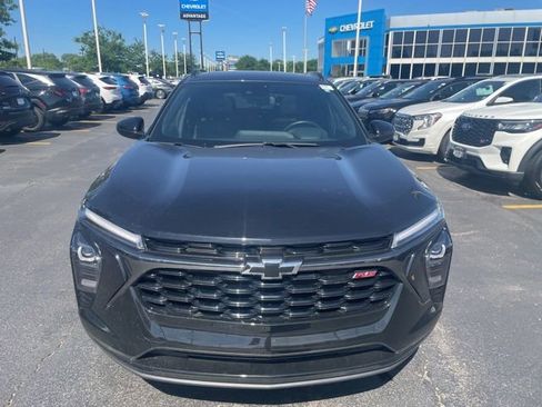 Used 2024 Chevrolet Trax RS w/ Sunroof Package FWD image 6