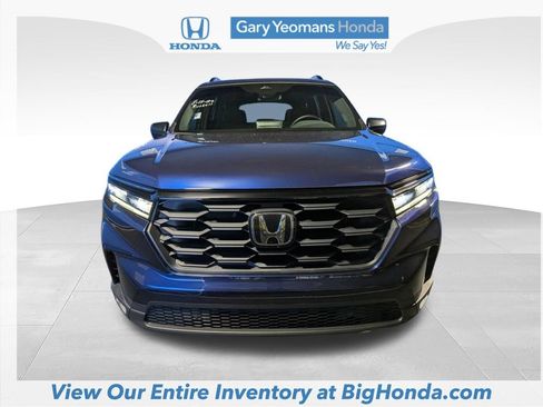 Used 2025 Honda Pilot Sport image 11