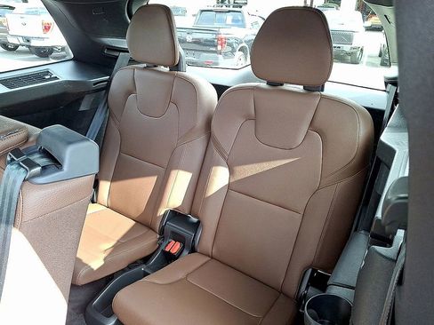 Used 2025 Volvo XC90 B5 Plus w/ Protection Package Premier image 23