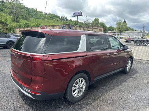 Used 2024 Kia Carnival LX FWD image 5