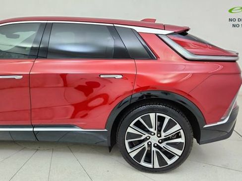 Used 2024 Cadillac Lyriq Luxury w/ LPO, Floor Liner Package image 10