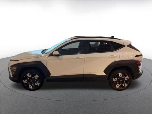 Used 2025 Hyundai Kona SEL image 9