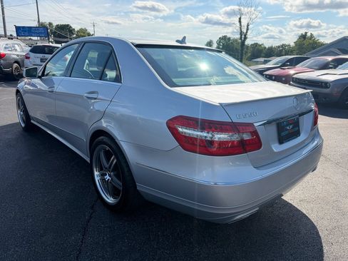 Used 2011 Mercedes-Benz E 550 4MATIC Sedan image 5