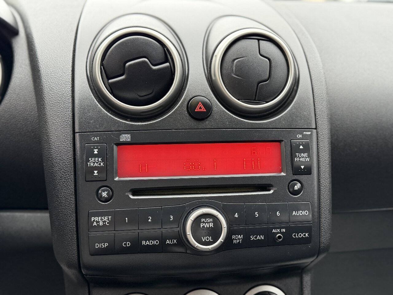 Used 2010 Nissan Rogue S AWD/4WD image 12