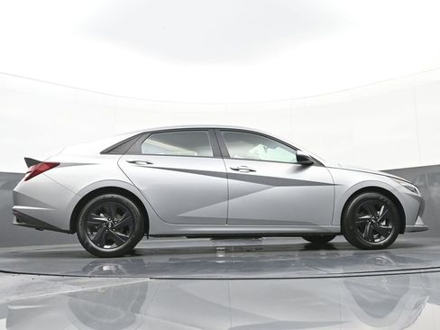 Used 2023 Hyundai Elantra SEL w/ Preferred Accessory Package image 35