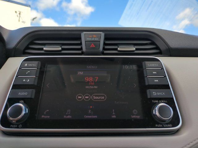 Used 2021 Nissan Versa SV FWD image 11