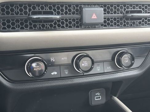 Used 2023 Honda HR-V LX image 24