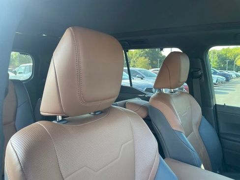 Used 2024 Lexus GX 550 w/ Accessory Package (Z1) AWD/4WD image 7