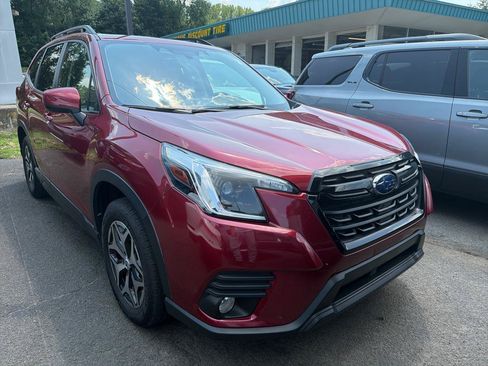 Used 2022 Subaru Forester Premium AWD/4WD image 3