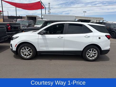 Used 2022 Chevrolet Equinox LS FWD image 5