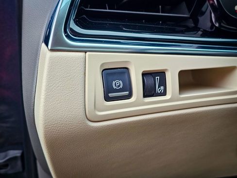 Used 2021 Cadillac XT6 Premium Luxury w/ LPO, Floor Liner Package image 16