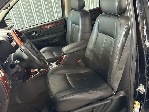 Used 2009 GMC Envoy Denali w/ Sun And 6-Disc Cd Package image 11