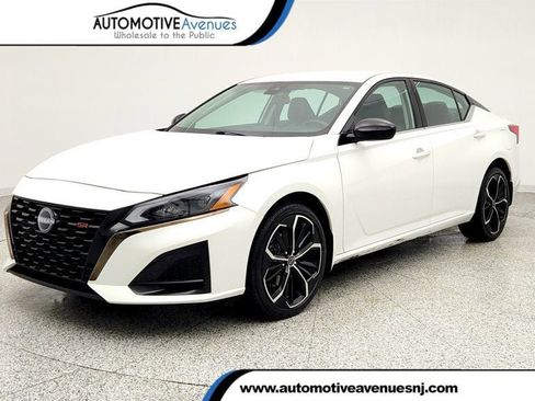 Used 2023 Nissan Altima 2.5 SR image 1