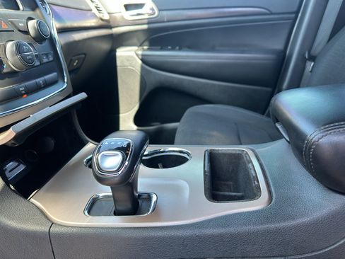 Used 2014 Jeep Grand Cherokee Laredo AWD/4WD image 17