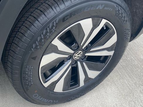 Certified 2024 Volkswagen Atlas Cross Sport SE AWD/4WD image 21