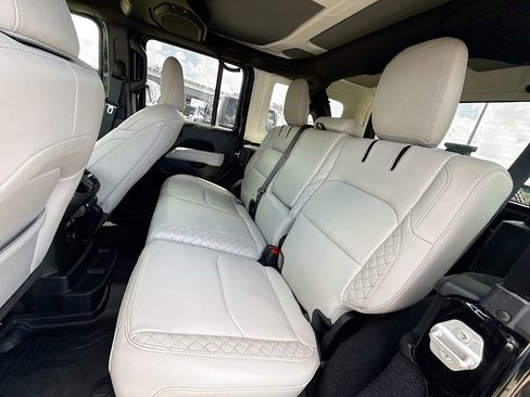 Used 2021 Jeep Wrangler Unlimited Sahara image 27