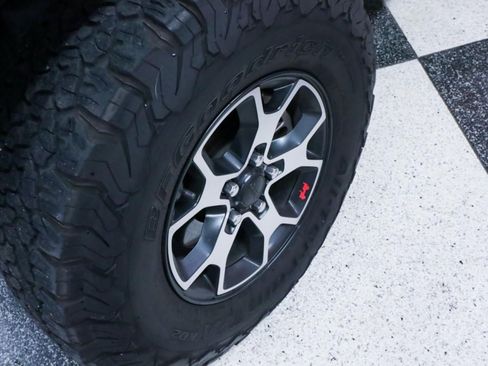 Used 2022 Jeep Wrangler Unlimited Rubicon w/ LED Lighting Group AWD/4WD image 27