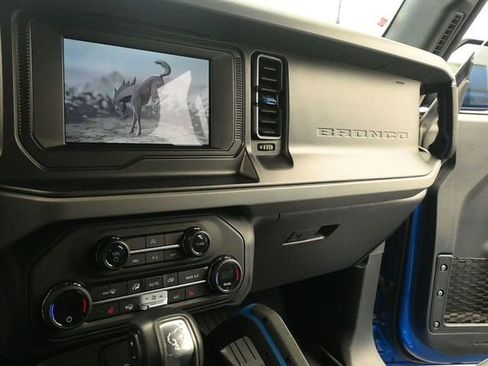 Used 2023 Ford Bronco Black Diamond image 11