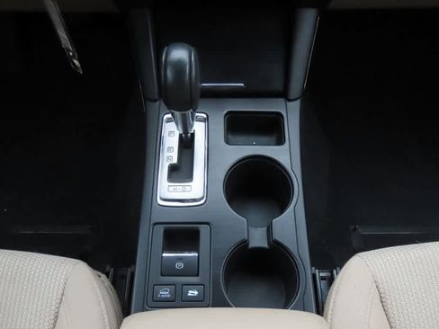 Used 2016 Subaru Outback 2.5i Premium image 21