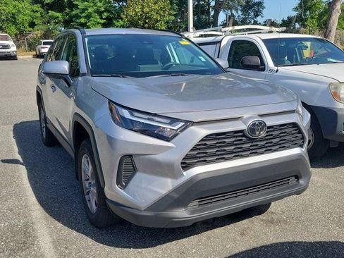 Used 2025 Toyota RAV4 XLE AWD/4WD image 1