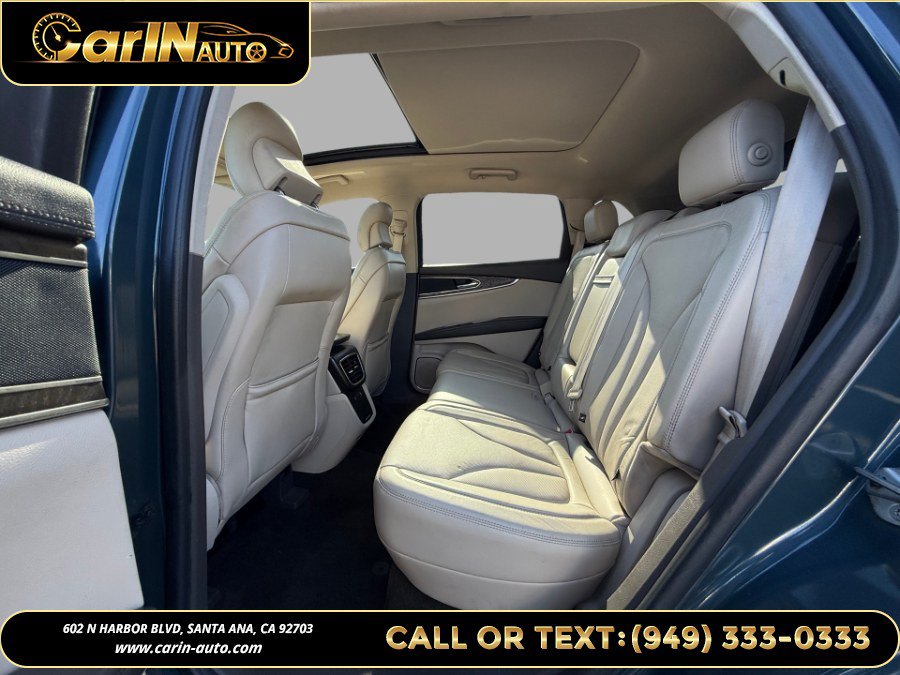 Used 2016 Lincoln MKX Reserve w/ Technology Package FWD image 12