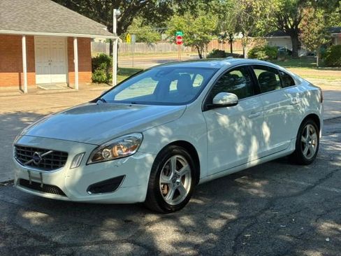 Used 2012 Volvo S60 T5 image 1