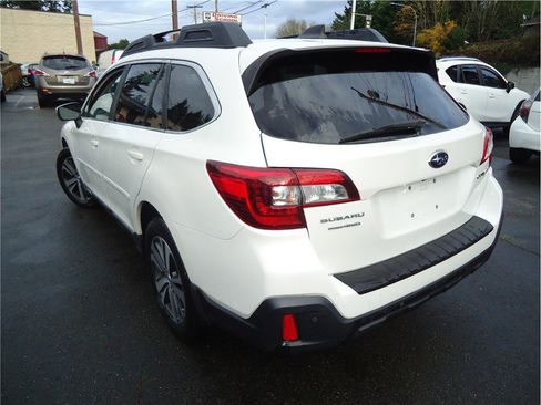 Used 2018 Subaru Outback 2.5i Limited image 8