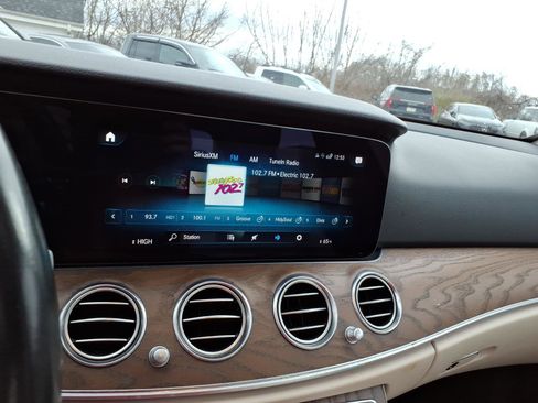 Certified 2021 Mercedes-Benz E 350 4MATIC Sedan image 21