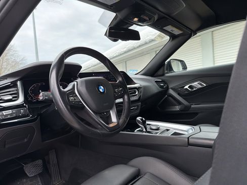 Used 2022 BMW Z4 sDrive30i w/ Driving Assistance Package image 9