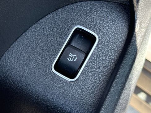 Used 2024 Mercedes-Benz GLE 350 4MATIC image 24