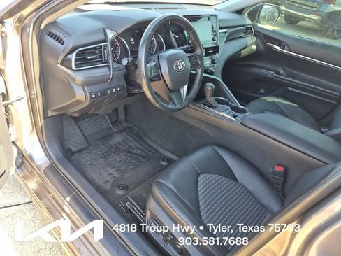 Used 2023 Toyota Camry SE w/ Cold Weather Package AWD/4WD image 17
