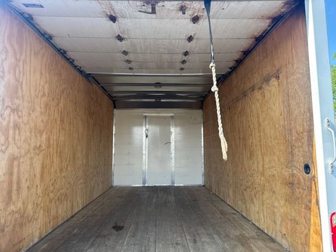 Used 2017 Chevrolet Express 3500 RWD image 16