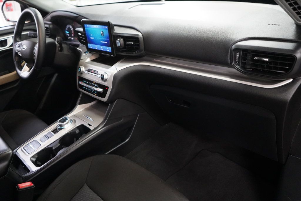 Certified 2022 Ford Explorer XLT RWD image 21